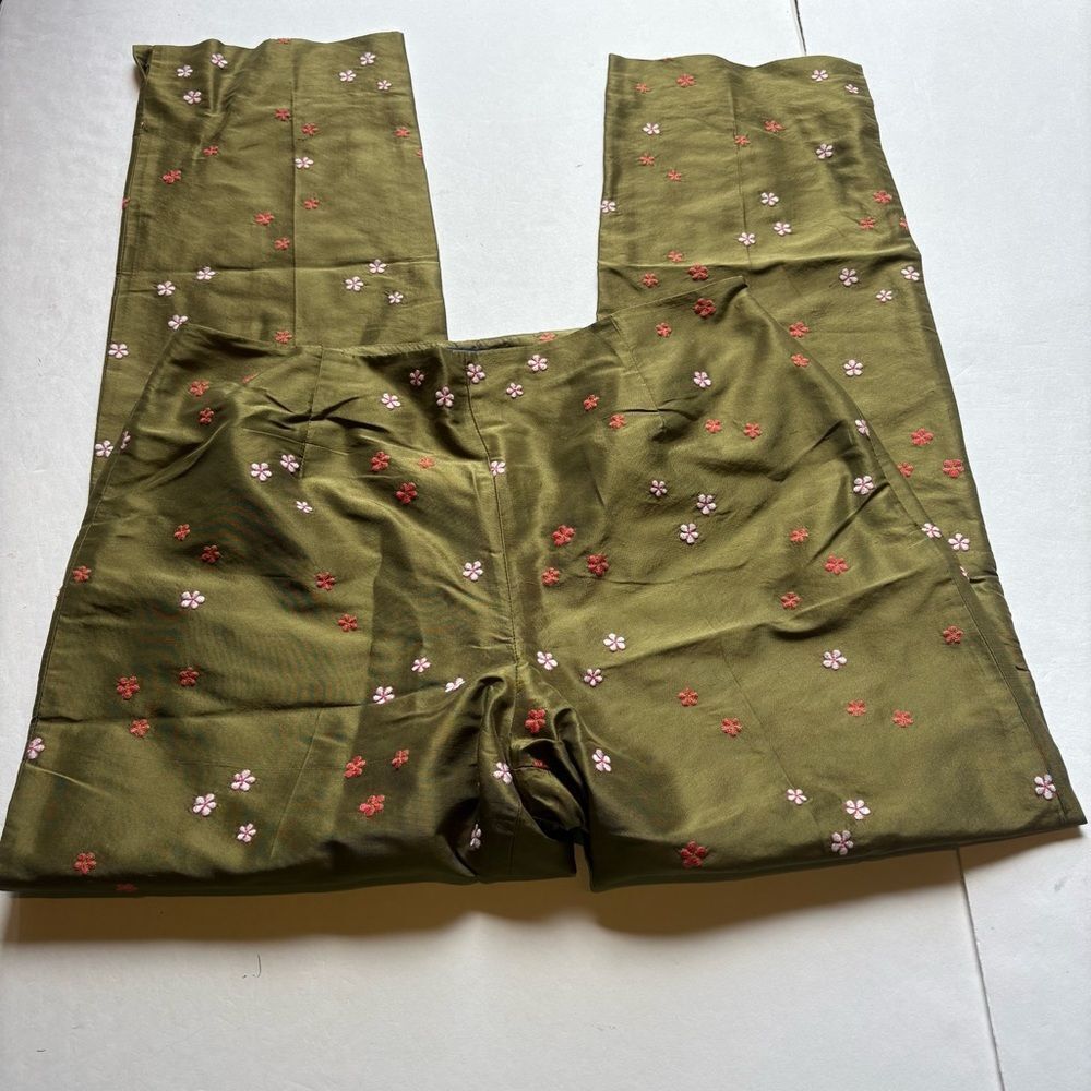 Ann Taylor Women's Silk Floral Olive Green Pants Pink/White Flowers Size 6